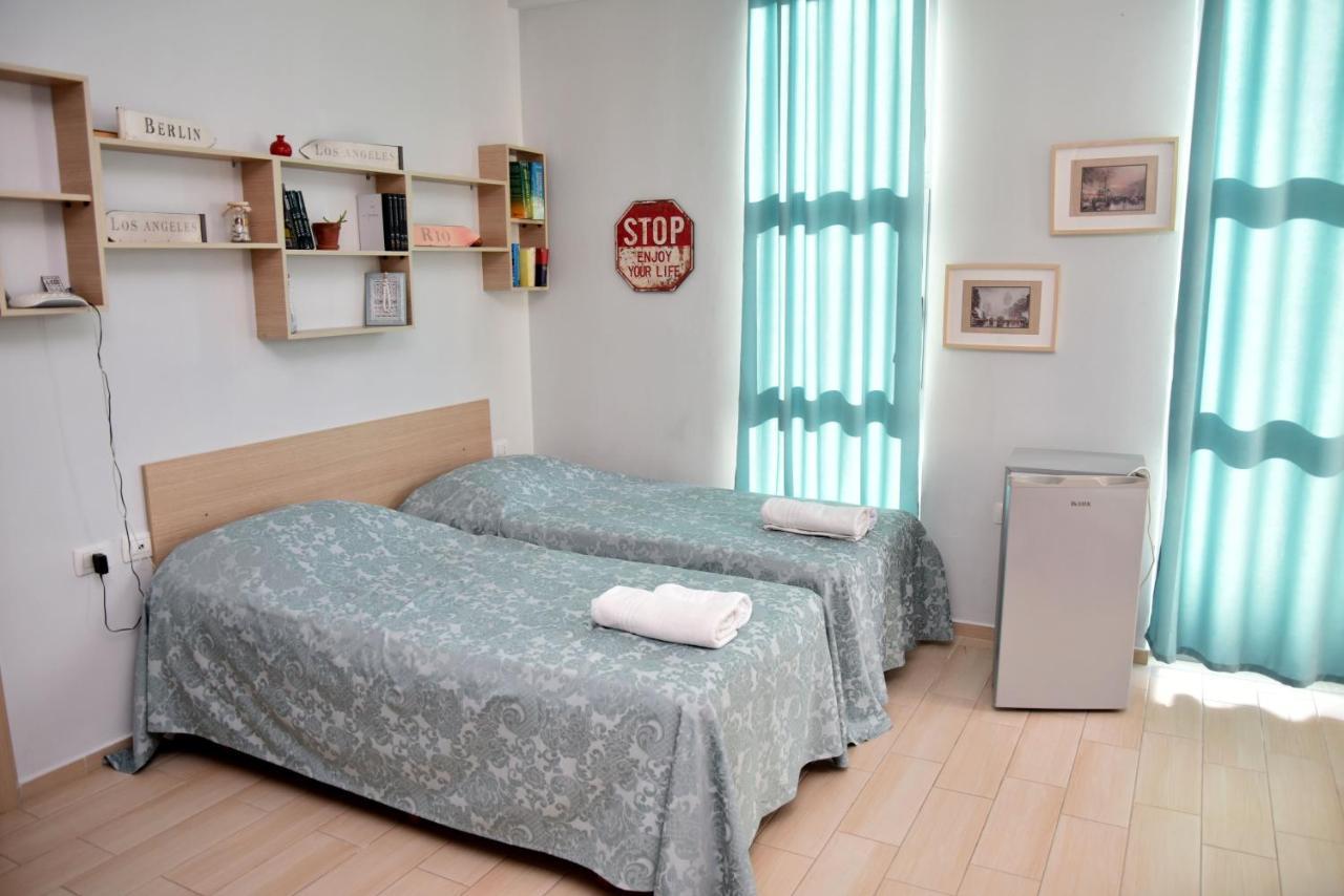 Arianiti Guesthouse Влёра Экстерьер фото